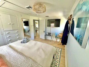 2 bedrooms, desk, iron/ironing board, travel crib