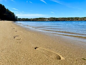 On the beach, sun-loungers, beach towels - Beachfront - Sauna - Screened Patio - 2 King Beds - Dogs Encouraged! (Dennis)