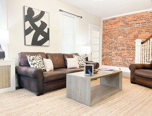 Smart TV - Refined West Reading Retreat - Steps from Penn Ave (West Reading)