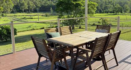 Lovely Cottage on the banks of the Hawkesbury River