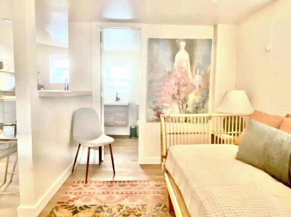 2 bedrooms, iron/ironing board, WiFi, bed sheets