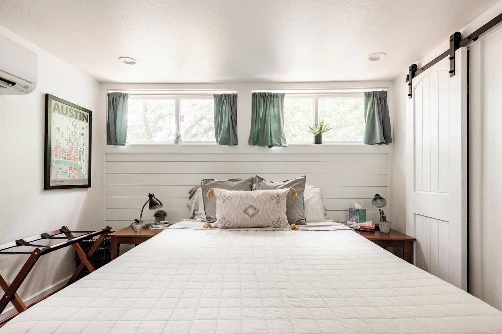 1 habitación, tabla de planchar con plancha, cuna de viaje y wifi 