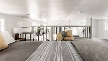 1 habitación, tabla de planchar con plancha, cuna de viaje y wifi