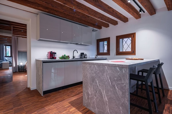 Fridge, microwave, oven, stovetop