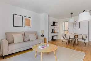 Télévision, chaîne hi-fi