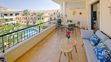 House, 4 Bedrooms, Terrace | Tempat makan luar