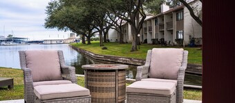 Lakefront townhouse in Montgomery, Texas