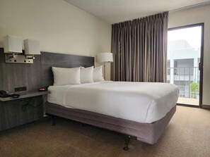 طراز فريد لكل وحدة ومكتب ومساحة عمل للكمبيوتر المحمول وواي فاي مجانًا