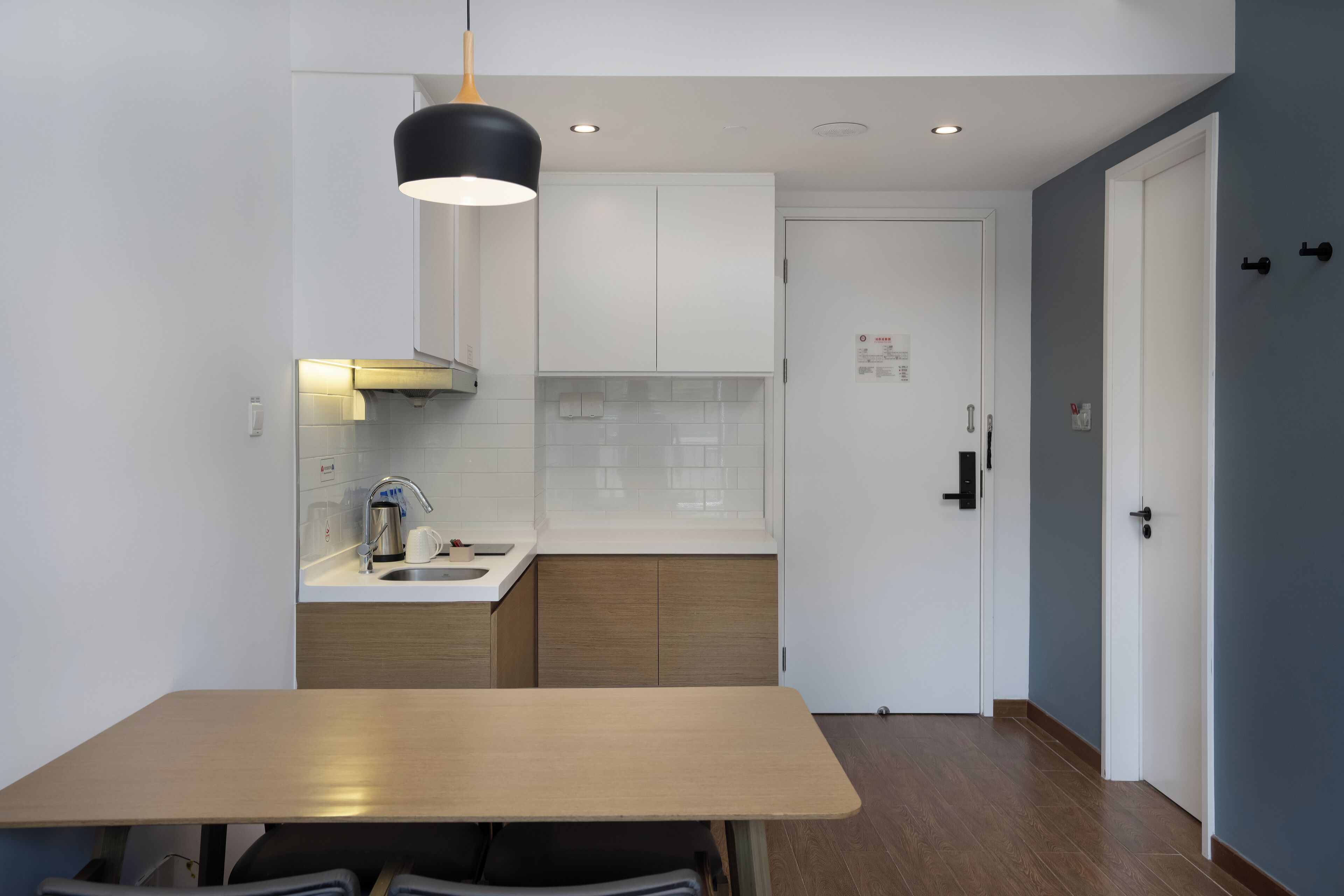 Condo, 1 Bedroom | In-room dining