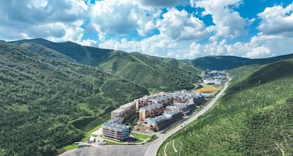 Prince Hotel By Secret Garden