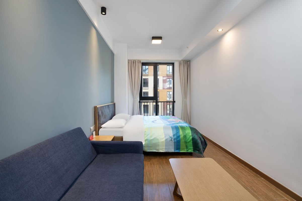 Family Suite | 1 bedroom, blackout curtains, free WiFi