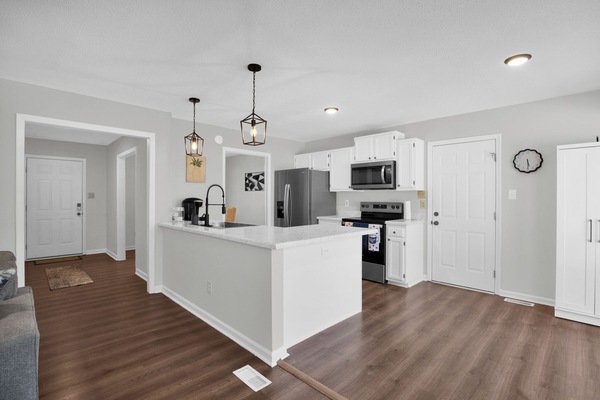 Frigorifero, microonde, forno, piano cottura