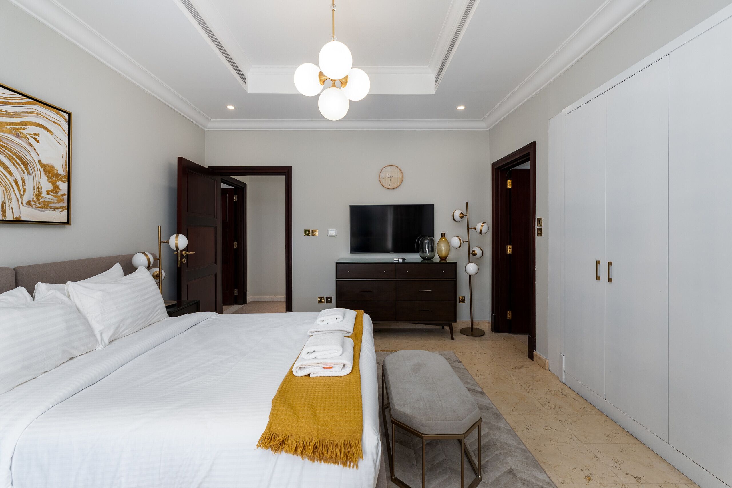6 bedrooms, in-room safe, iron/ironing board, WiFi (surcharge)
