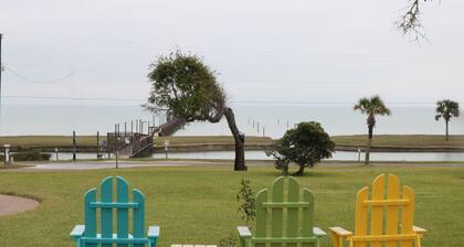 Gone Coastal - Three-bedroom condo in fabulous Rockport, Texas.
