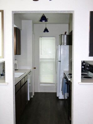 Mikrowelle, Ofen, Herdplatte, Geschirrspüler