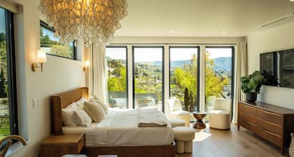 Ultra Luxury Chelan Lake House w/ Sauna, Steam Room, Cold Plunge, and Hot Tub