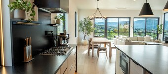Ultra Luxury Chelan Lake House w/ Sauna, Steam Room, Cold Plunge, and Hot Tub