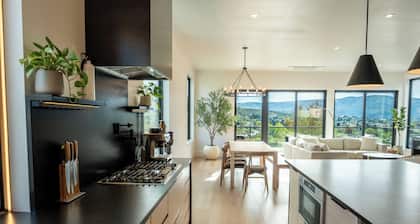 Ultra Luxury Chelan Lake House w/ Sauna, Steam Room, Cold Plunge, and Hot Tub