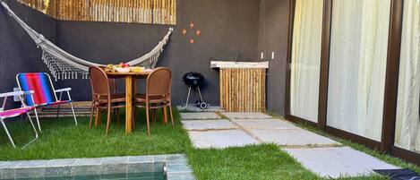 Studio | Outdoor dining