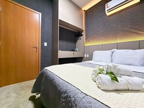 Studio | 1 bedroom, blackout drapes, iron/ironing board, free WiFi