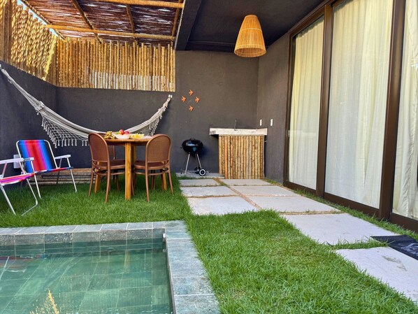 Studio | Outdoor dining