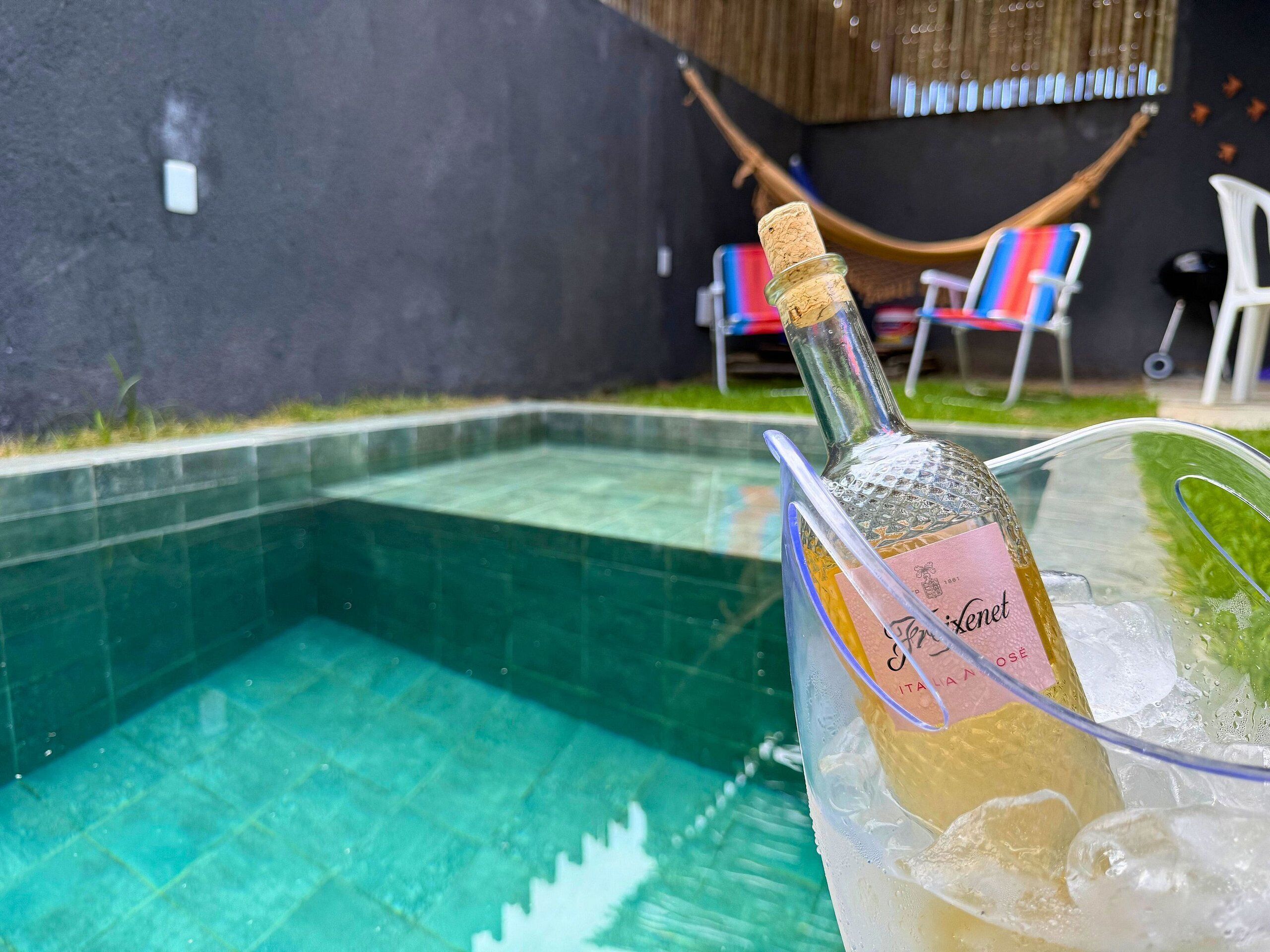 スタジオ | プール | 屋外プール