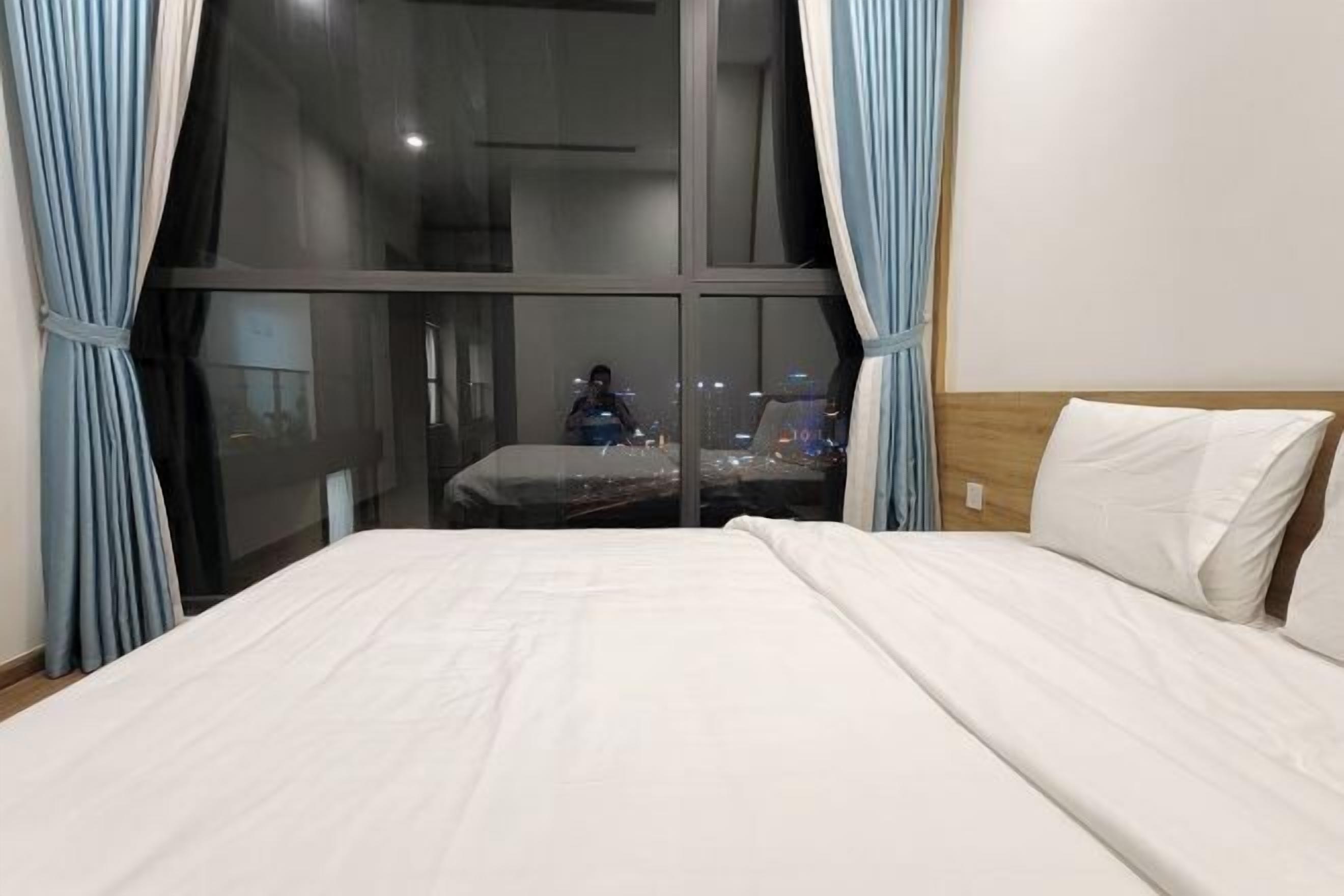 書桌、筆電工作空間、免費無線上網、床單