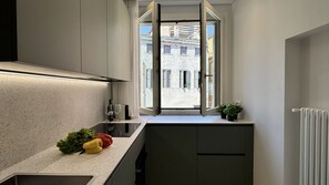 Réfrigérateur, micro-ondes, four, lave-vaisselle