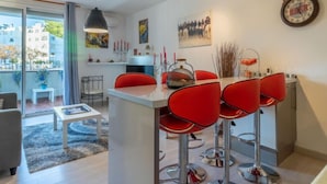 Hus, 4 soverom, terrasse | Spiseområde