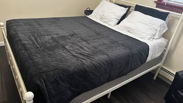 2 chambres, fer et planche à repasser, Wi-Fi, draps fournis