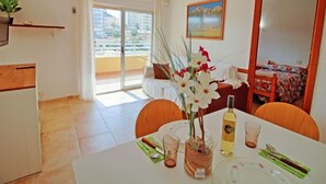 Ferienhaus, 2 Schlafzimmer, Terrasse | Speisen