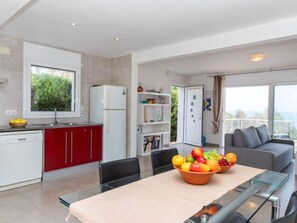Casa, 3 habitaciones, terraza | Restauración