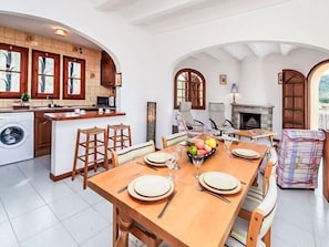 Ferienhaus, 4 Schlafzimmer, Terrasse | Speisen