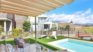 Unclassified image, 4 of 12, button - Global Dragos - By Global Rental Holidays 7667 (San Bartolomé de Tirajana)