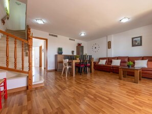 Interior - Global Cal 5inc - By Global Rental Holidays 7713 (Creixell)
