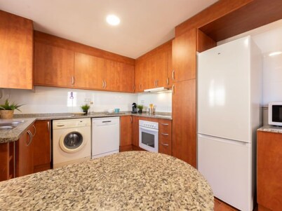 Global Cal 5inc - By Global Rental Holidays 7713