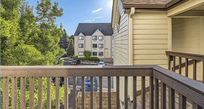 POOL, laundry in-unit, super clean, 2-bed 2-bath, unique decor & gas fireplace