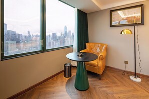 Hypo-allergenic bedding, down duvets, free minibar items, desk - Kaiser Hotel Guangzhou Gangding Metro (Guangzhou)