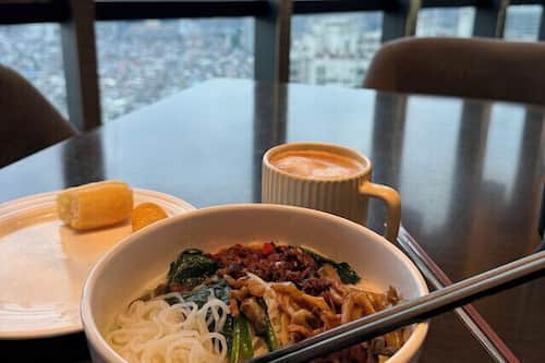 朝食 (セルフサービス)、毎日提供 (無料)
