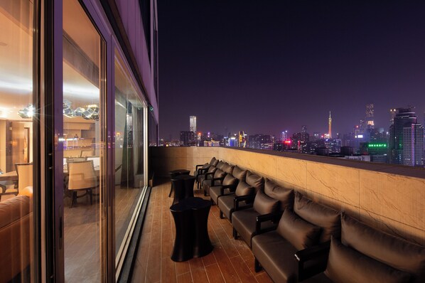 Premier Suite, City View | Terrace/patio - Kaiser Hotel Guangzhou Gangding Metro (Guangzhou)