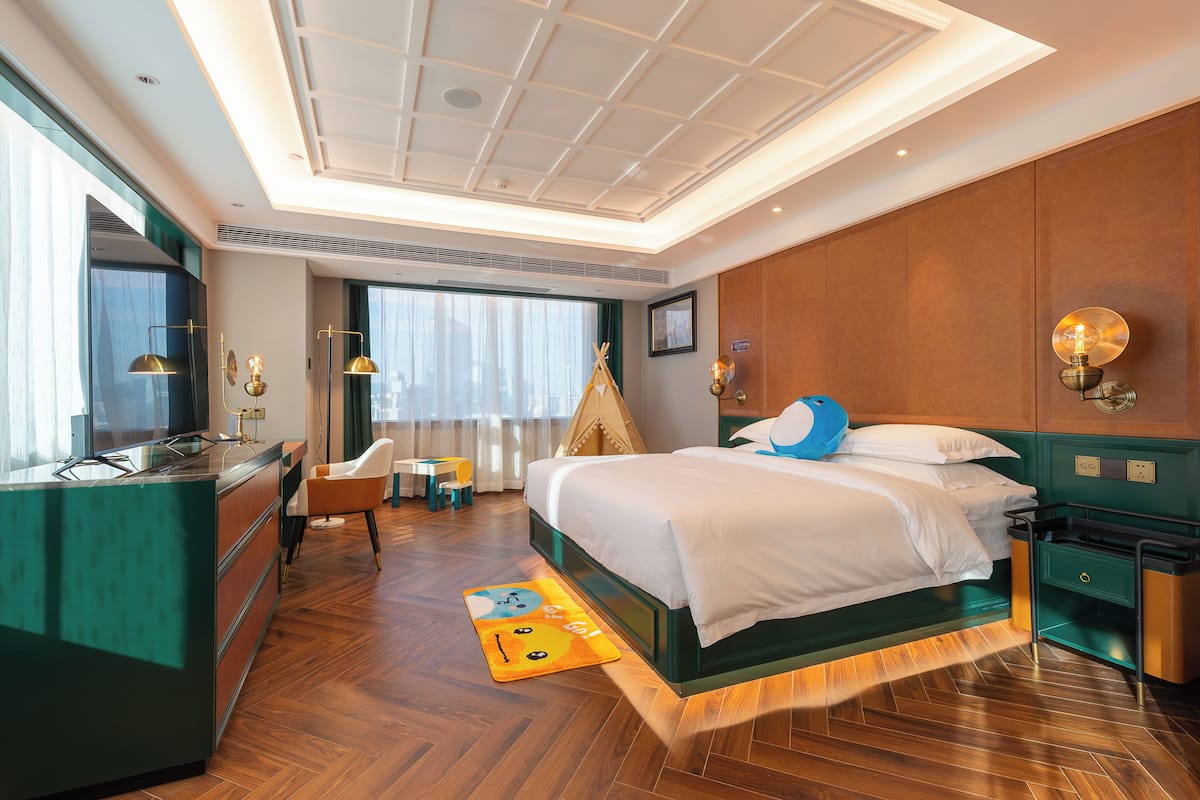 Family Suite, City View | View from room