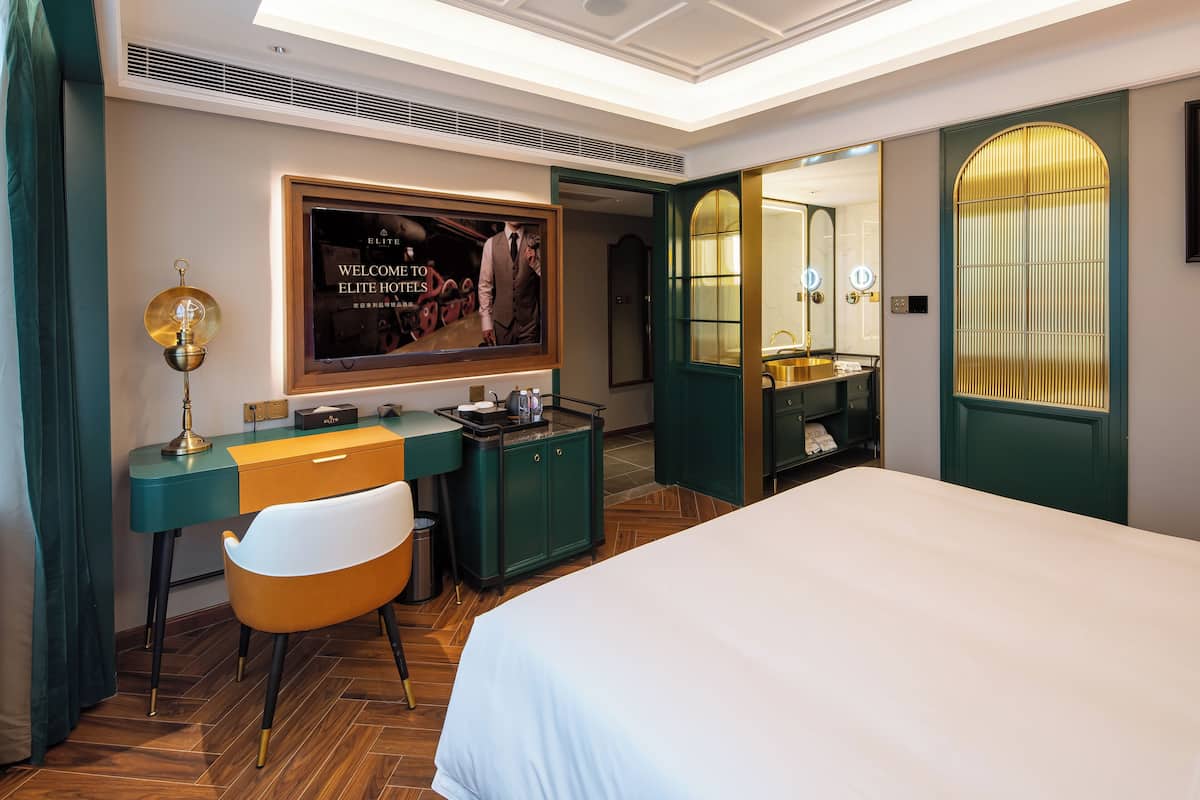 Luxury Double Room, City View
