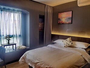 Hypo-allergenic bedding, down duvets, desk, laptop workspace - Andy International Hotel Shenzhen University Nanshan Metro Branch (Shenzhen)