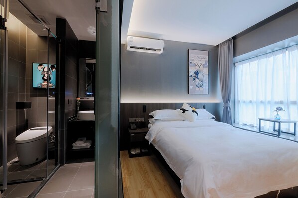 Luxury Double Room, City View | View from room