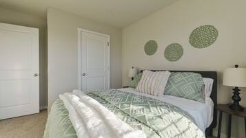 5 bedrooms, desk, iron/ironing board, free WiFi
