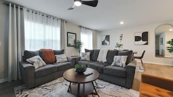 Smart TV, fireplace, table tennis