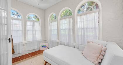 5BR w/ Heated Pool + Spa! 5 min to Palm Beach and Downtown!