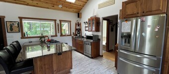 Peaceful Parkside Retreat with AC and WIFI…just steps away from Lake Michigan