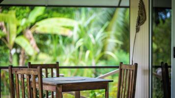 Comfort-Bungalow, Gartenblick, zum Garten hin | Terrasse/Patio