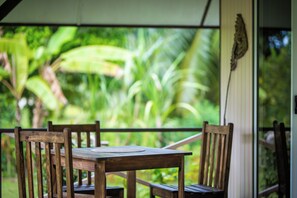 Bungalow – comfort, hageutsikt, hageområde | Terrasse/patio
